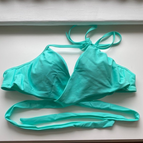 NWOT Victoria’s Secret V Crossover Bikini Top - Picture 2 of 10